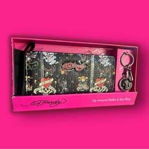 Ed Hardy Tattoo Star Wallet & Skull Keychain Gift Set (NWT)